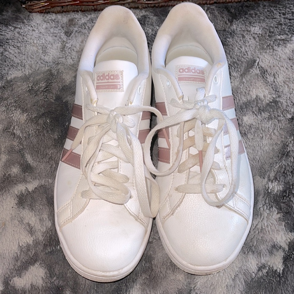 Adidas Sneakers